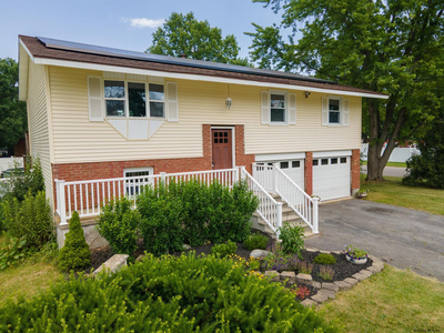 10 Fawn Dr, Schenectady, NY