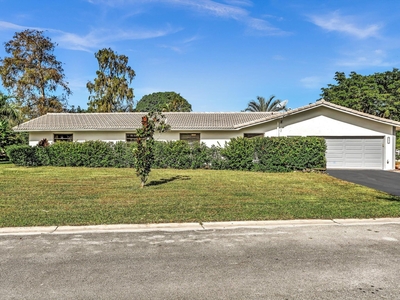 802 Nw 84th Dr, Coral Springs, FL