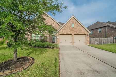 1917 Cayman Bend Ln, Pearland, TX
