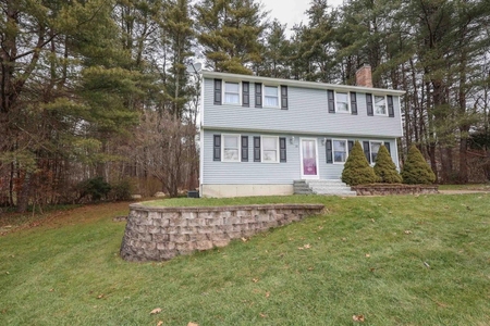 10 Pine Hollow Dr, Londonderry, NH