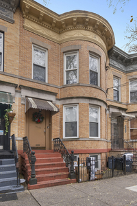 60-40 68th Road, Queens, NY