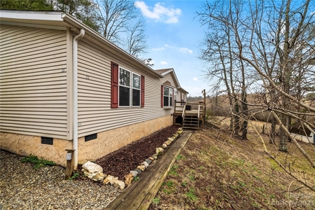 23 Twin Springs Ln, Leicester, NC