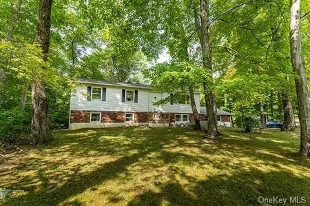 78 Ritter Rd, Stormville, NY