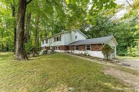 78 Ritter Rd, Stormville, NY