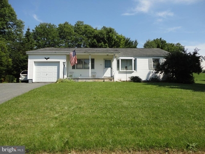 1602 Yardal Rd, State College, PA
