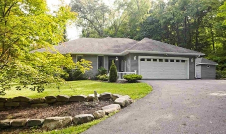 23 Mountain Brook Dr, Cold Spring, NY
