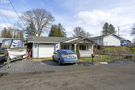 294 S 13th St, Saint Helens, OR