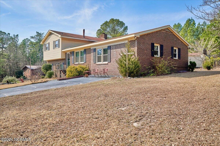 690 S Glover St, Southern Pines, NC