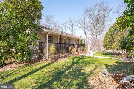 287 Sawyer Dr, Harpers Ferry, WV