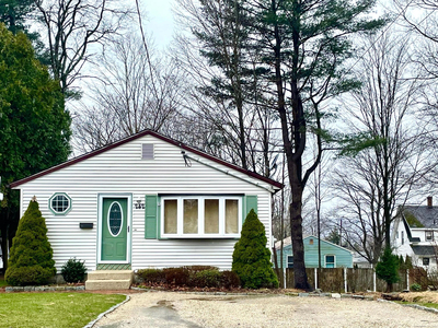 242 Clearview Ave, Torrington, CT