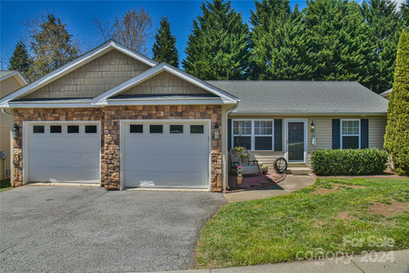 17 Kirby Rd, Asheville, NC