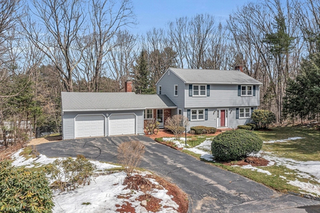 15 Lee Ln, Holden, MA