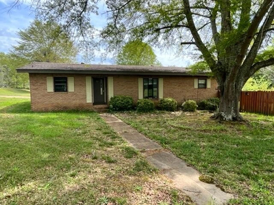 400 S Lake St, Booneville, MS