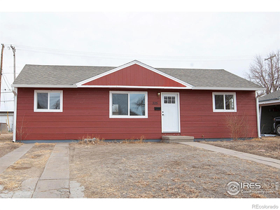 325 Valley Dr, Sterling, CO