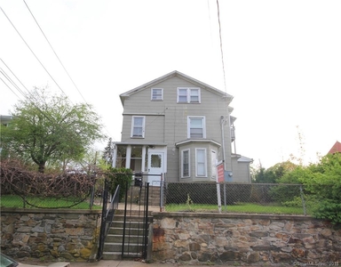 68 Perry Ave, Shelton, CT