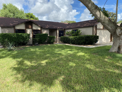 877 Yellow Pine Ave, Rockledge, FL
