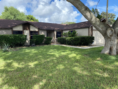 877 Yellow Pine Ave, Rockledge, FL