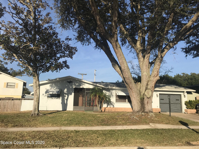 1760 Country Ln, Titusville, FL