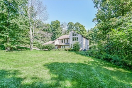 48 Lake Rd, Middlefield, CT