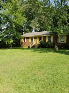 215 Lakeview Dr, Roanoke Rapids, NC