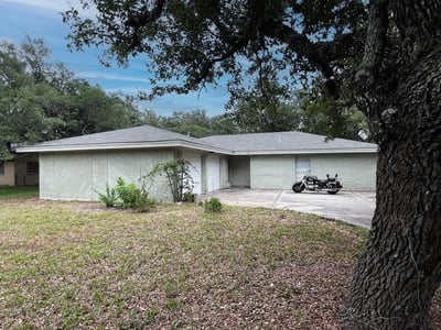 836 Hickory Ave, Rockport, TX