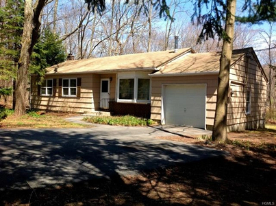 3274 Spalding Dr, Yorktown Heights, NY