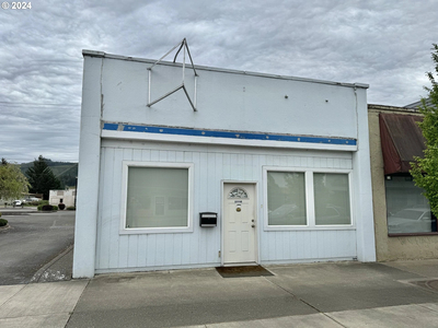 112 W Central Ave, Sutherlin, OR