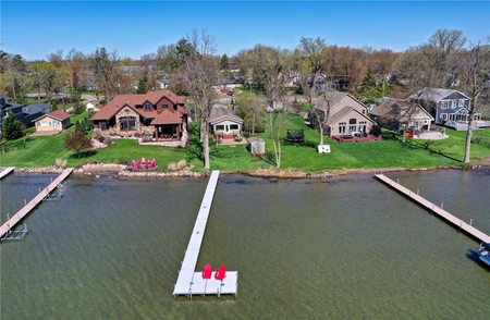 655 N Shore Dr, Forest Lake, MN