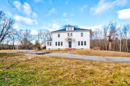 98 Castle Hill Rd, Windham, NH