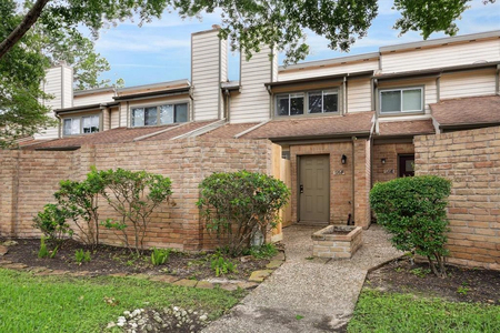 726 Country Place Drive, Houston, TX, 77079 - Photo 1