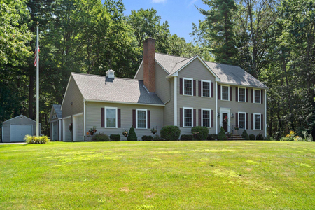 7 Chase Brook Dr, Londonderry, NH