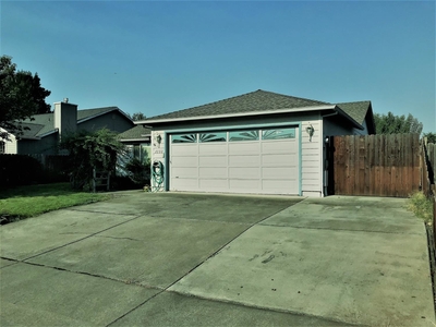 1131 Coachman Dr, Central Point, OR