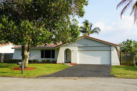 11922 Nw 26th Pl, Coral Springs, FL