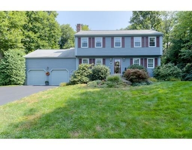 122 Timber Ln, Holden, MA