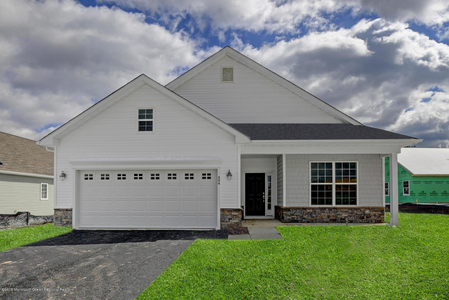 114 Woodview Dr, Manchester Township, NJ