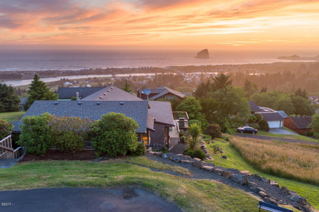 35565 Topping Rd, Pacific City, OR