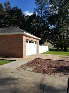 414 Mitchell Dr, Perry, FL