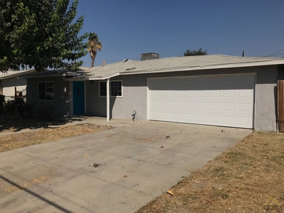 5812 Sparks St, Bakersfield, CA
