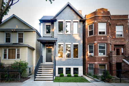 3321 N Oakley Ave, Chicago, IL