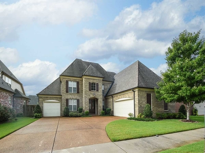 225 Red Sea Dr, Collierville, TN