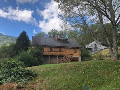 31 Rolling Ln, Maggie Valley, NC