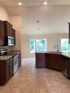 2317 Nw 42nd Pl, Cape Coral, FL
