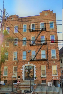 19 Hubbard Place, Brooklyn, NY