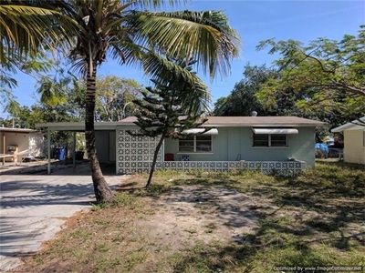 2209 Barry Dr, Fort Myers, FL