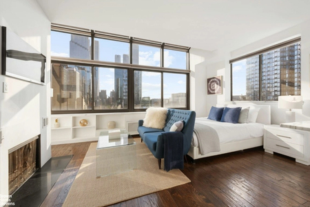 529 W 42ND Street, Manhattan, NY, 10036 - Photo 1