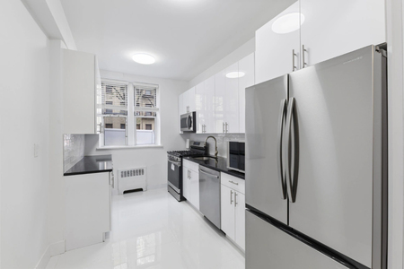 153 BENNETT Avenue, Manhattan, NY, 10040 - Photo 1