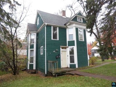 101 S 19th Ave, Duluth, MN
