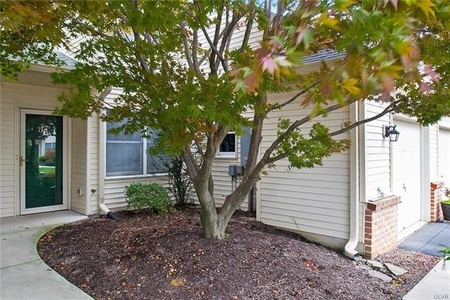 174 Lindfield Cir, Macungie, PA