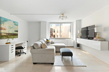 275 GREENWICH Street, Manhattan, NY, 10007 - Photo 1