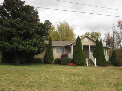 246 Country Club Ln, Madisonville, KY